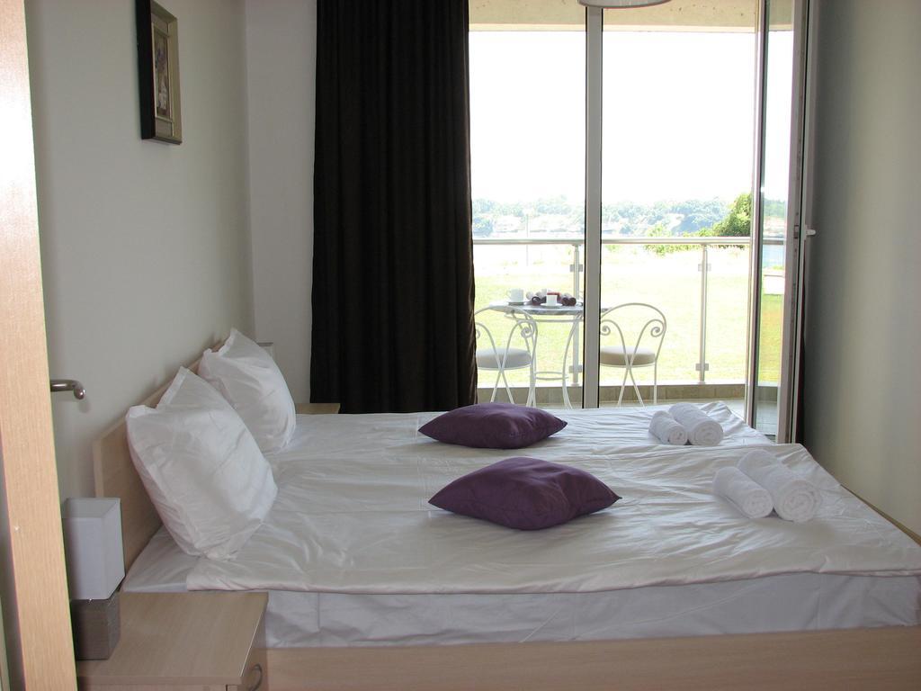 Two-Bedroom Apartment Donika Царево Екстериор снимка